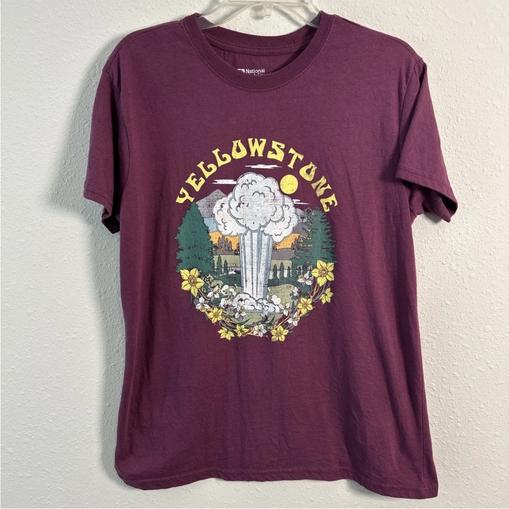 Yellowstone National Park Foundation Official Old Faithful T-Shirt Men’s Small